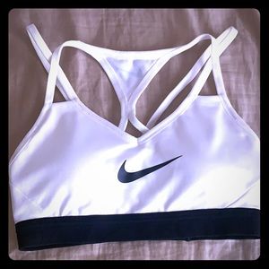 Nike sports bra with removable paddings